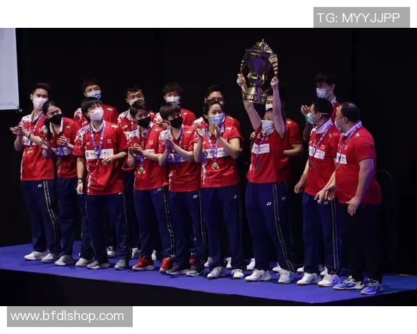 南京羽毛球队与武汉羽毛球队赛后复盘探讨灵活性表现与战术调整 南京羽毛球队与武汉羽毛球队赛后复盘探讨灵活性表现与战术调整